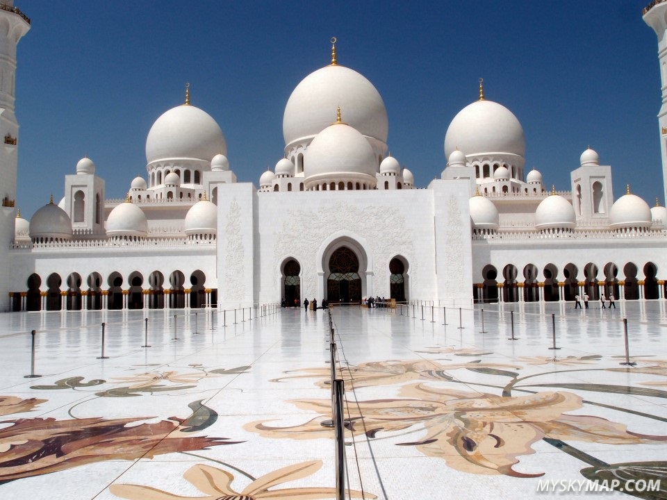 Inside the Sheikh Zayed Grand Mosque